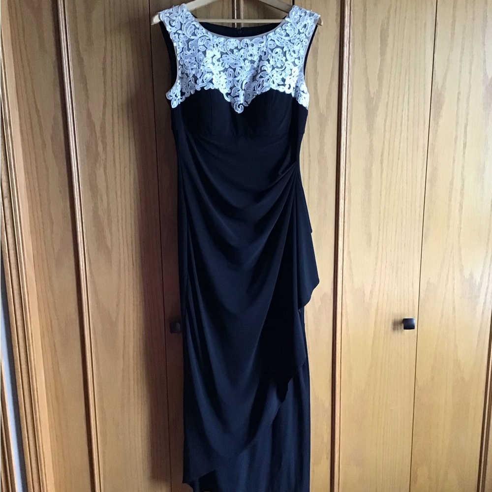 Elegant Black and Cream Lace Maxi Dress